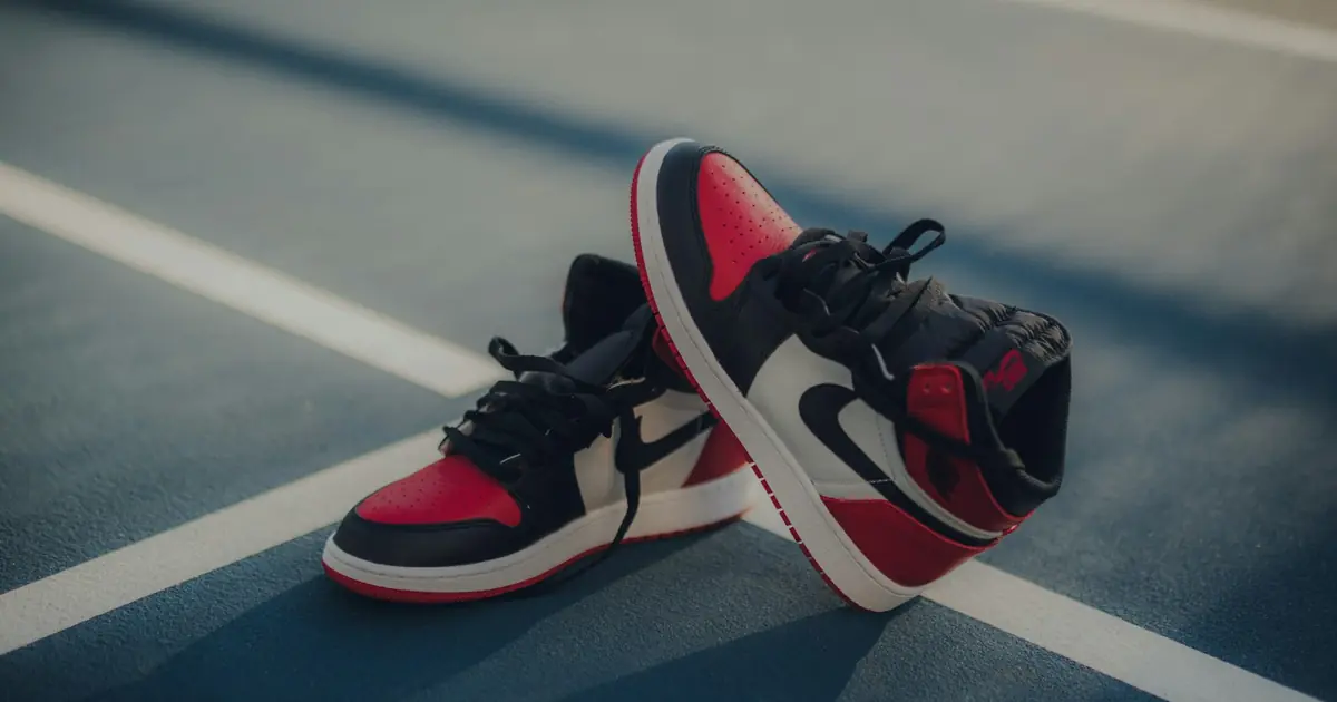 Photo for casual pair guides and casual walking shoes in Casual