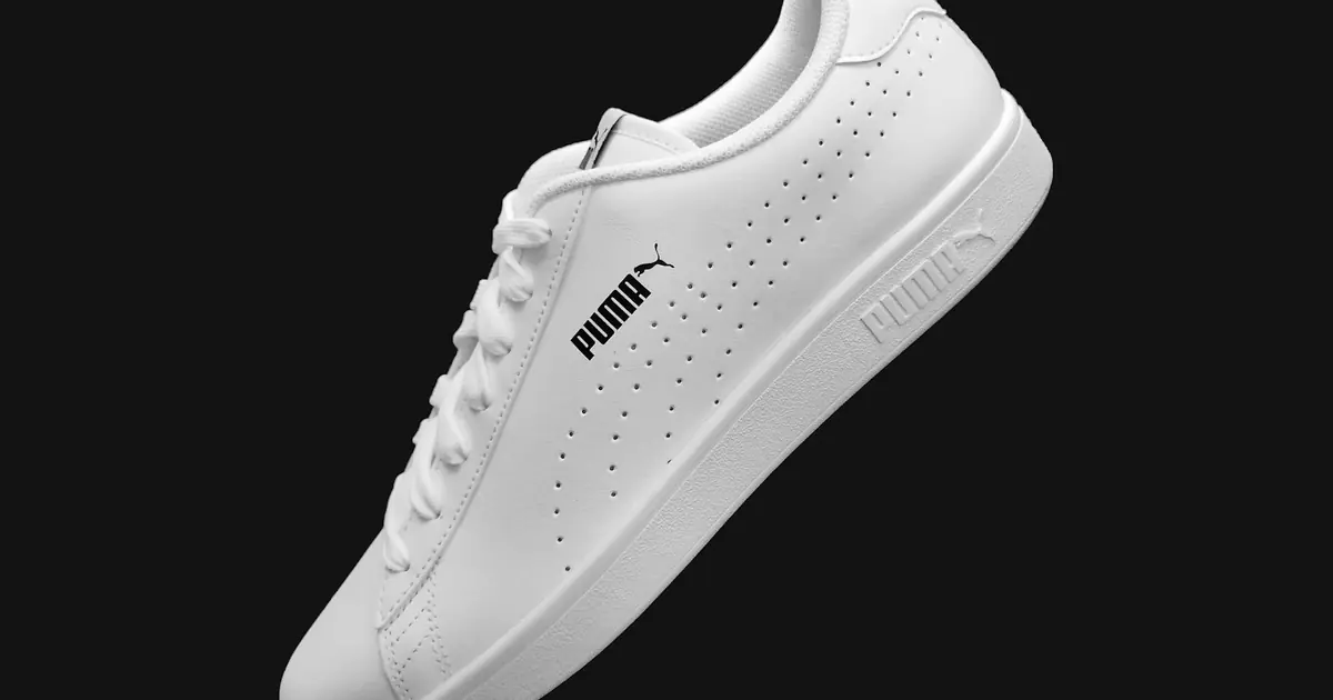 white casual sneakers with clean outfit style steps photo for daily walkers
